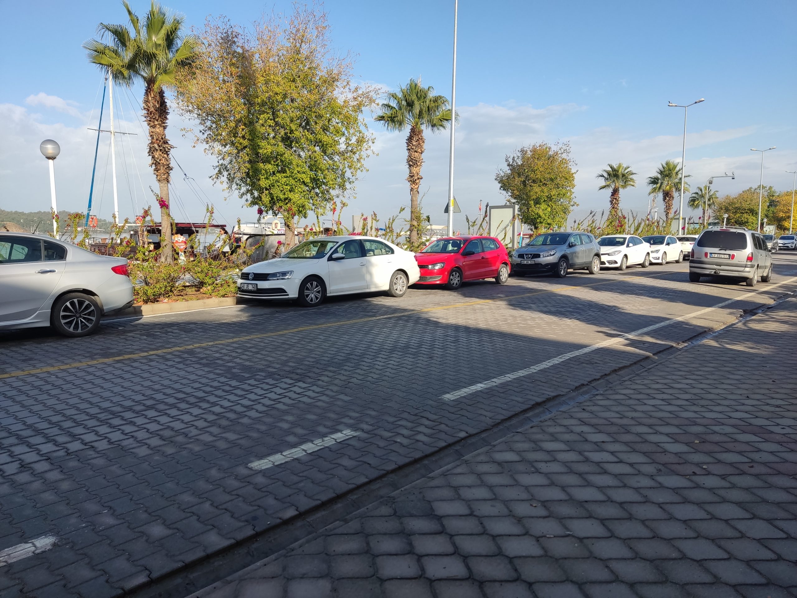 Fethiye Cahit Gündüz Caddesi Otoparka Döndü