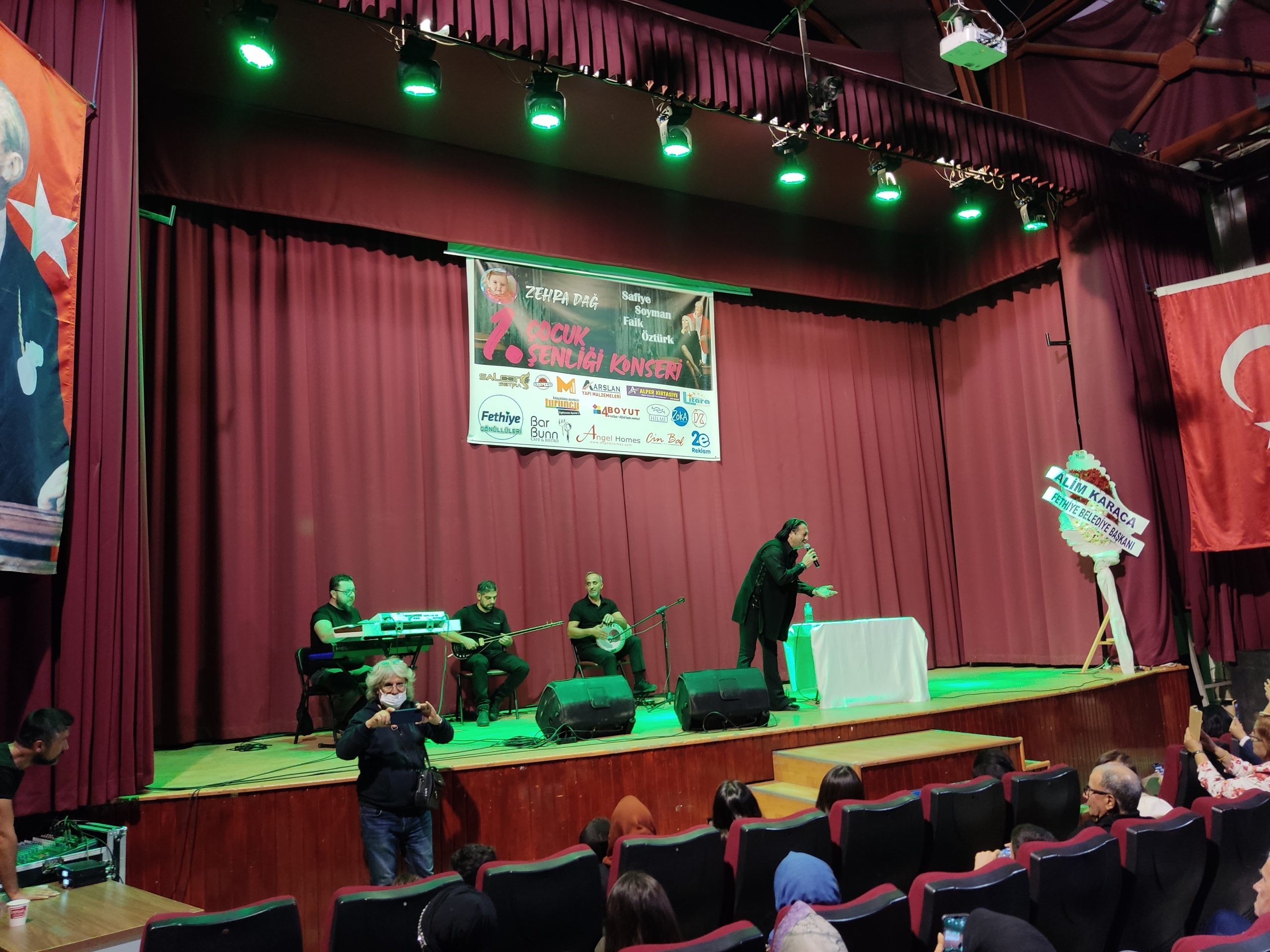 SMA HASTASI ZEYNEP BEBEK İÇİN KONSER BAŞLADI.