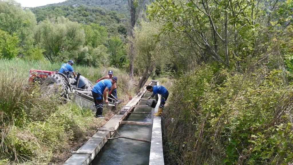 BÜYÜKŞEHİR’DEN SULAMA KANALI TEMİZLİĞİ VE ONARIMI 