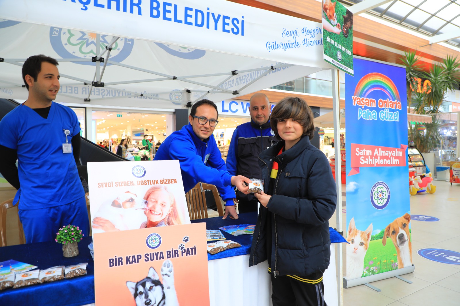 BÜYÜKŞEHİR: “BİZİM İÇİN BİR DOST BESLER MİSİN?”