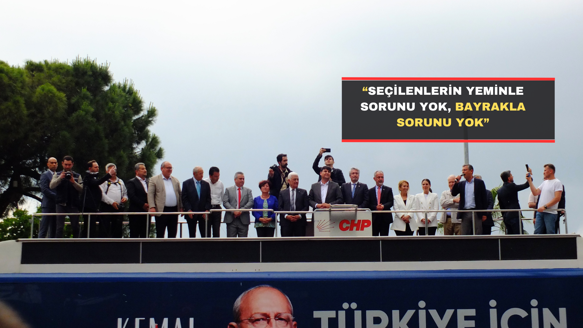 “Seçilenlerin Yeminle Sorunu Yok, Bayrakla Sorunu Yok”