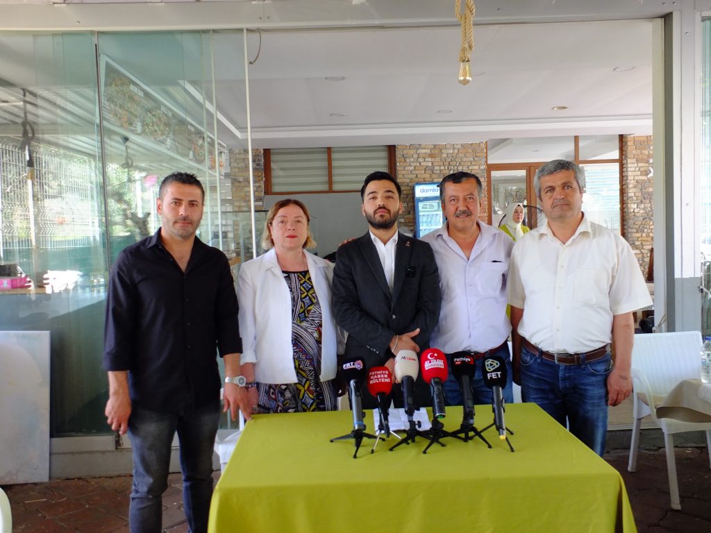 Zafer Partisi’nin Genç Başkanı İbrahim Çınar, Fethiye’de Görev Yapan Basın Mensuplarıyla Buluştu: Farklılıkları Birleştirme Vurgusu Yaptı. Zafer Partisi’nin Genç Başkanı İbrahim Çınar, Fethiye’de Görev Yapan Basın Mensuplarıyla Buluştu: Farklılıkları Birleştirme Vurgusu Yaptı.
