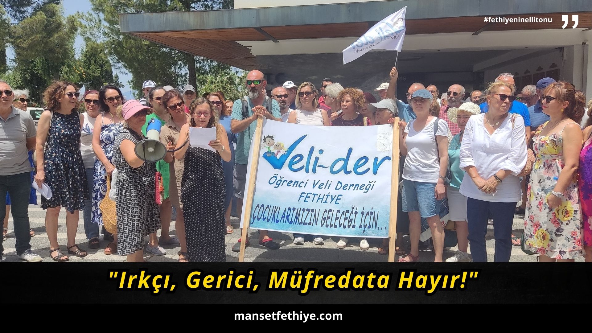 “Irkçı, Gerici, Müfredata Hayır!”